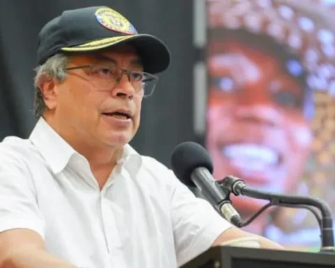 Petro denounces attempted censorship after the CRC requests the mass media