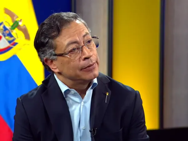 Petro says that private TV concessionaires use channels to oppose