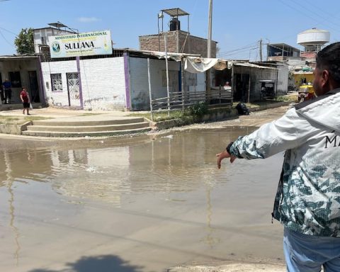 Piura: Neighbors report that drains flood various streets