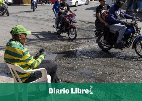 Poor drainage deteriorates the main street of Ensanche Altagracia