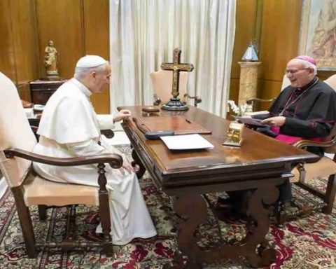Papa León XIV recibe a Arzobispo de Caracas en El Vaticano