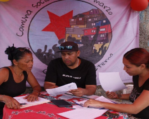 Fortalecen poder popular e impulsan consolidación de las comunas en Caracas