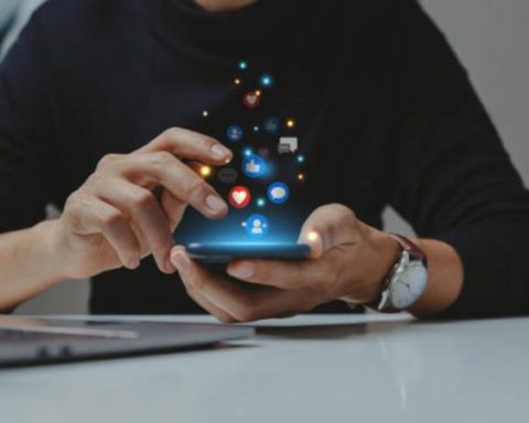 Presidential: Cepeda, Quintero and De la Espriella led interactions in networks