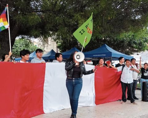 Professional associations, academics and mayors of Piura request to restore governance and combat insecurity