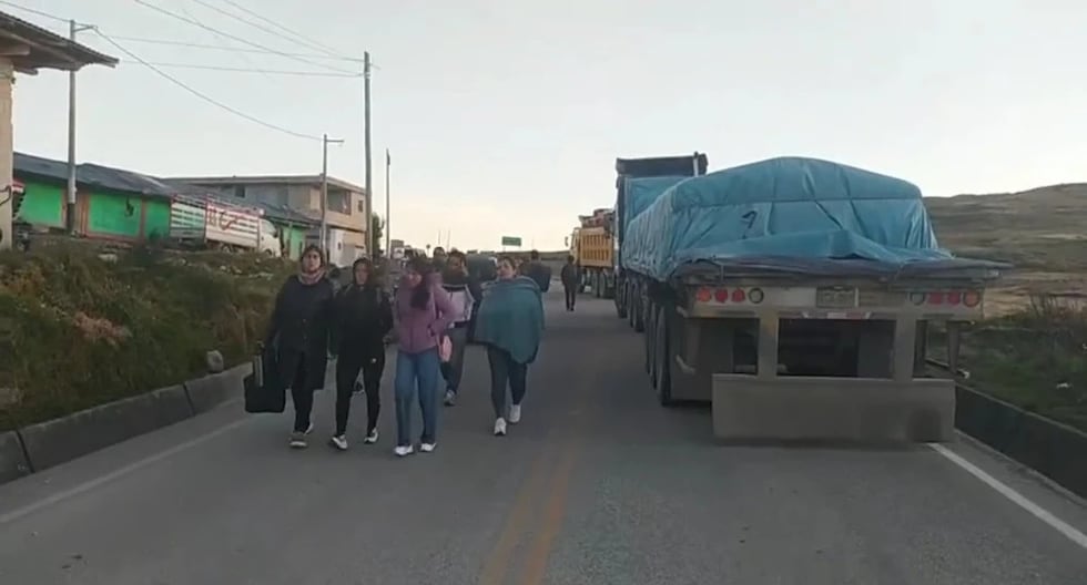 RONDEROS blocks roads in Cajamarca during regional unemployment to demand works and stop illegal mining
