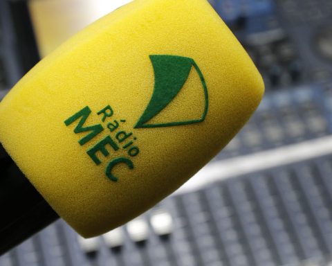 Rádio MEC premieres season of chronicles by Ruy Castro and Heloisa Seixas