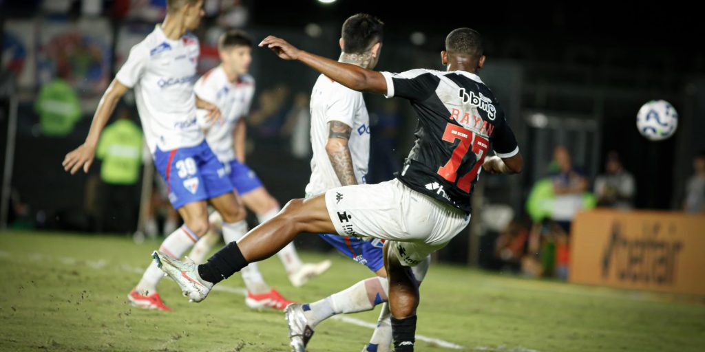 Rádio Nacional broadcasts the emotions of Fortaleza and Vasco