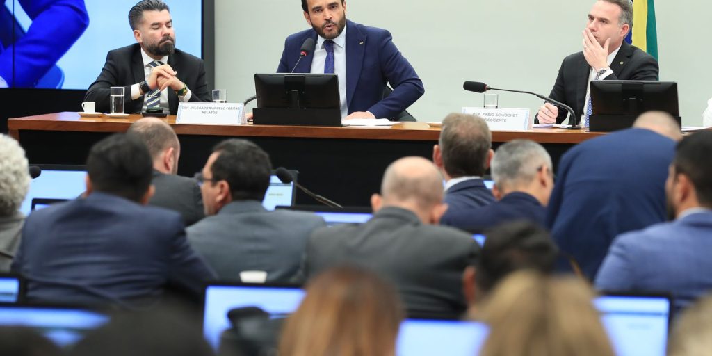 Rapporteur votes to archive Eduardo Bolsonaro's impeachment process