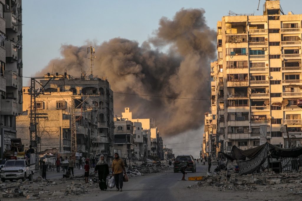 Reactions of Israel and Hamas before the peace agreement presented by Trump