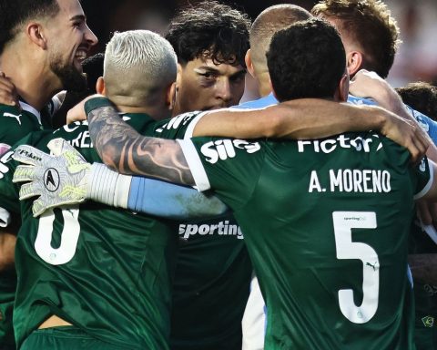 Red-black turn and defeat take Palmeiras to the tip of the Brasileirão