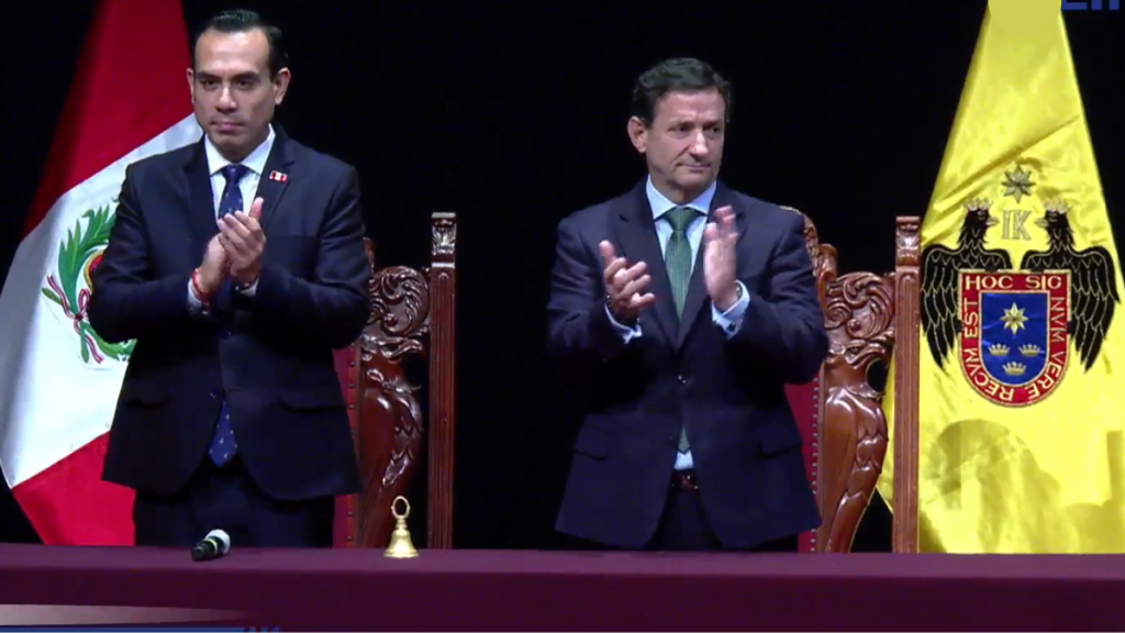 Renzo Reggiardo sworn in as the new mayor of Lima (VIDEO)