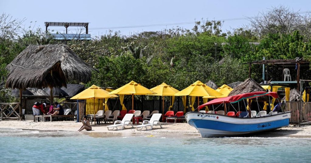 Restaurant collapse on Cartagena island leaves 15 injured, two women require surgery