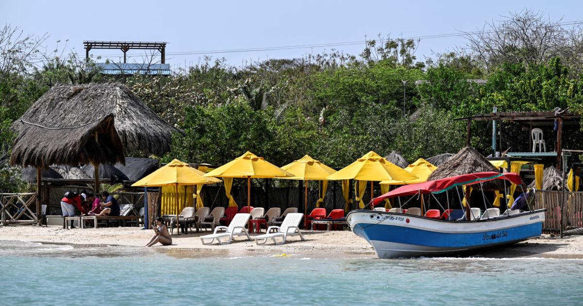 Restaurant collapse on Cartagena island leaves 15 injured, two women require surgery