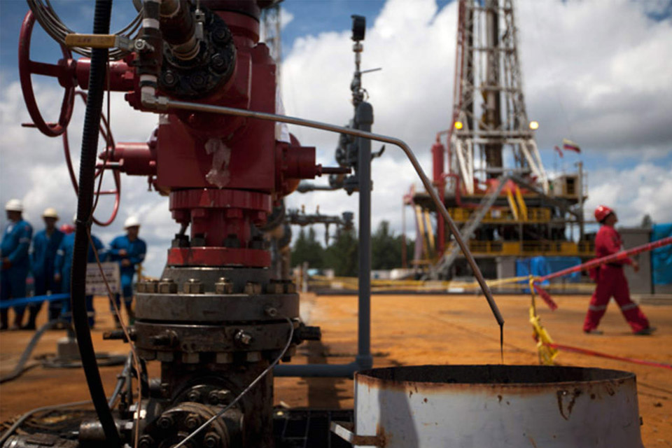 Reuters: Venezuela's oil export exceeds one million barrels per day