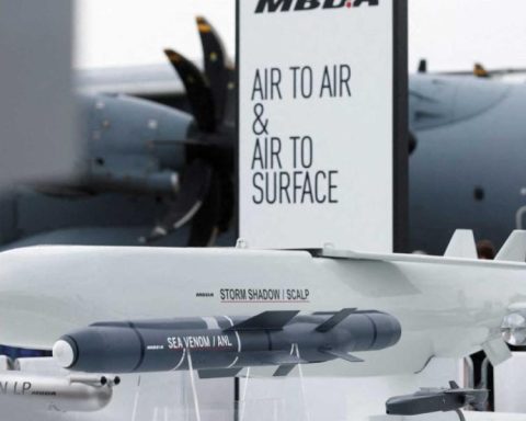 Russia and Ukraine attack each other with missiles after delay of the summit between Trump and Putin