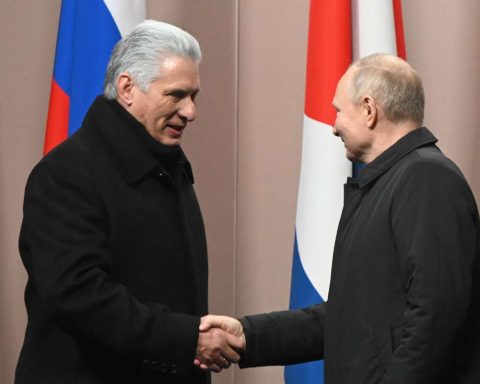 Russia asks Cuba to strengthen its alliance in the face of Western sanctions