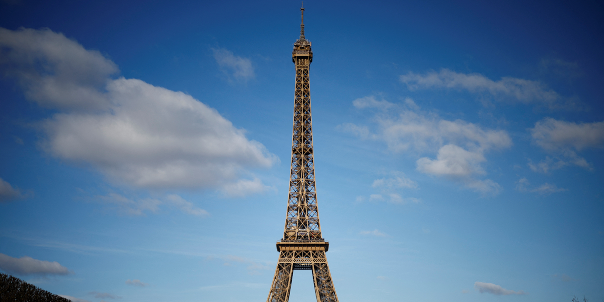 S&P downgrades France's rating from AA to A+ "uncertainty" about their public finances