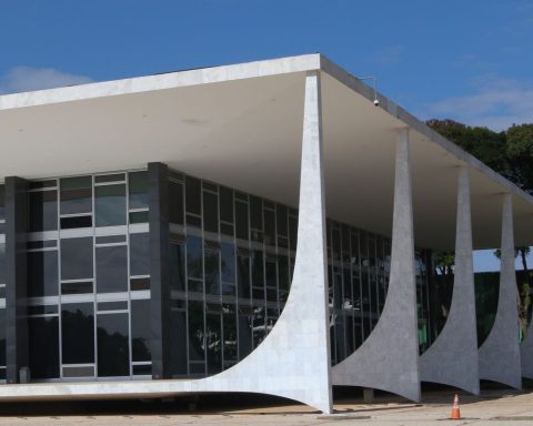 STF has 2 votes to keep the beverage control system deactivated