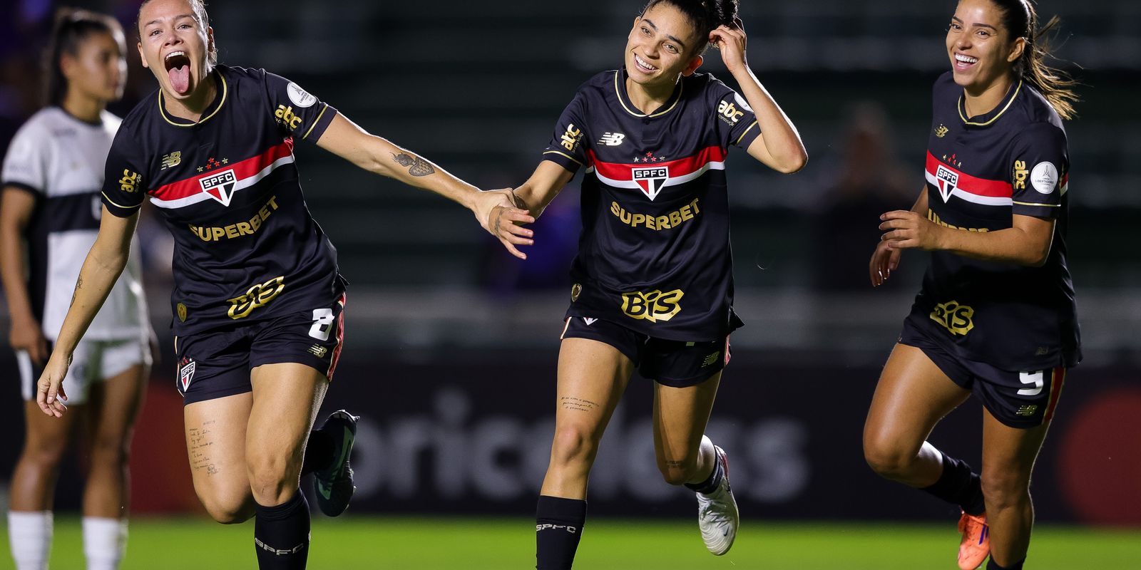 São Paulo beats Olimpia to advance in the Women's Libertadores