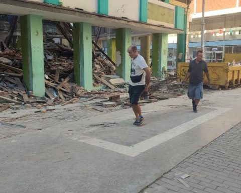 Scavengers prey on the ruins of Café Boulevard in Havana