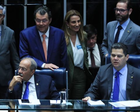 Senate approves a bill that prohibits unauthorized payroll loan