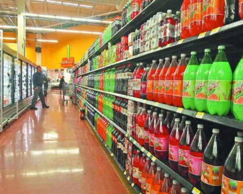 Senate committees endorse IEPS for violent video games and light drinks; immigration procedures will also increase