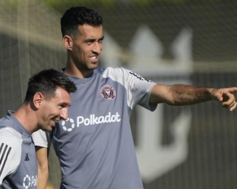 Sergio Busquets begins to say goodbye