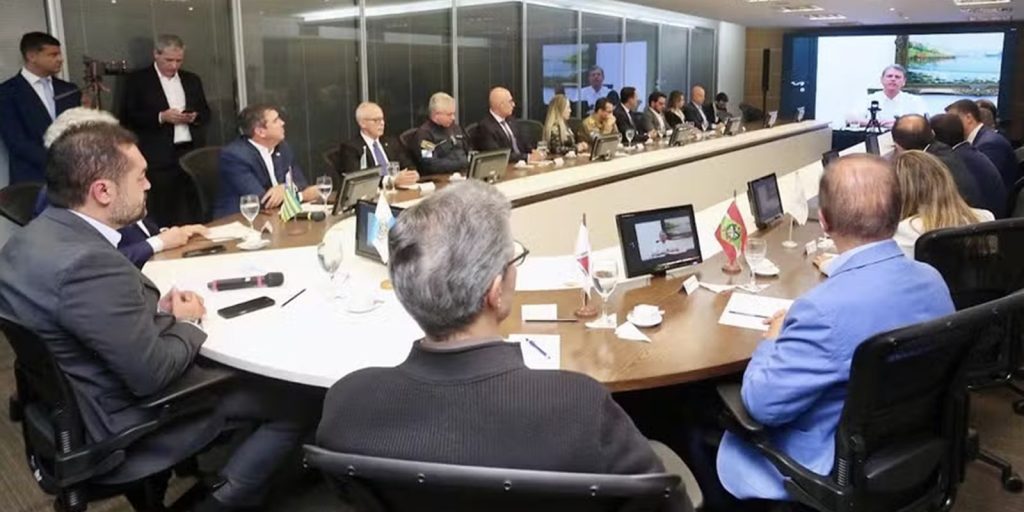 Seven governors announce "Peace Consortium" after operation in Rio