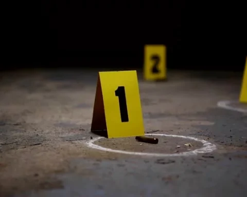 Autoridades buscan a "La Máxima" por ataque a tiros a su pareja