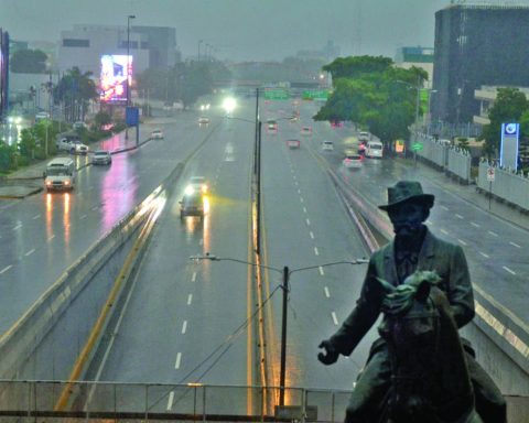 Calles en Santo Domingo casi desiertas: Medidas contra la tormenta tropical Melissa
