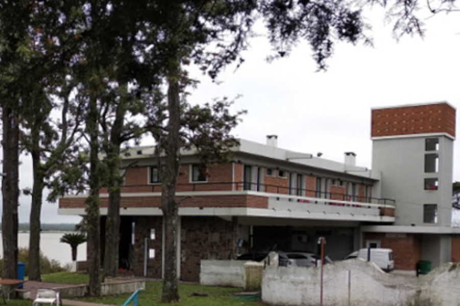 Tender for the Punta Gorda parador and hotel