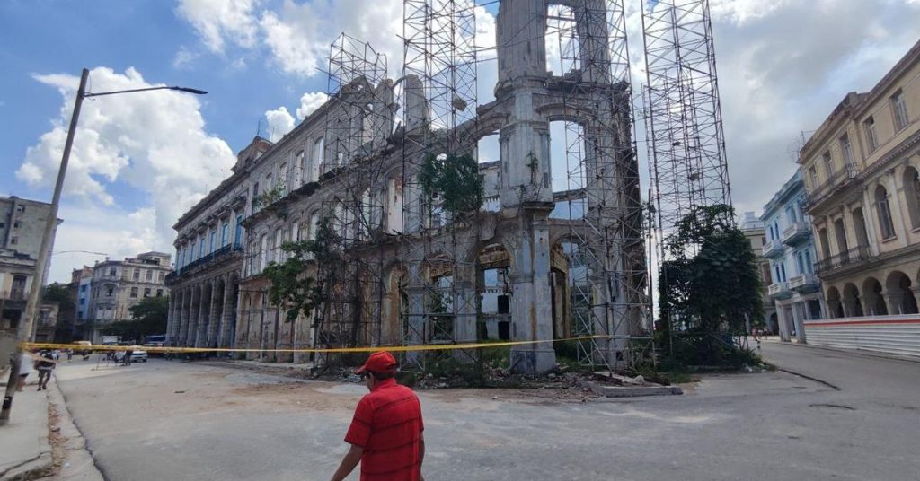 The Cuban regime survives thanks to our paranoia