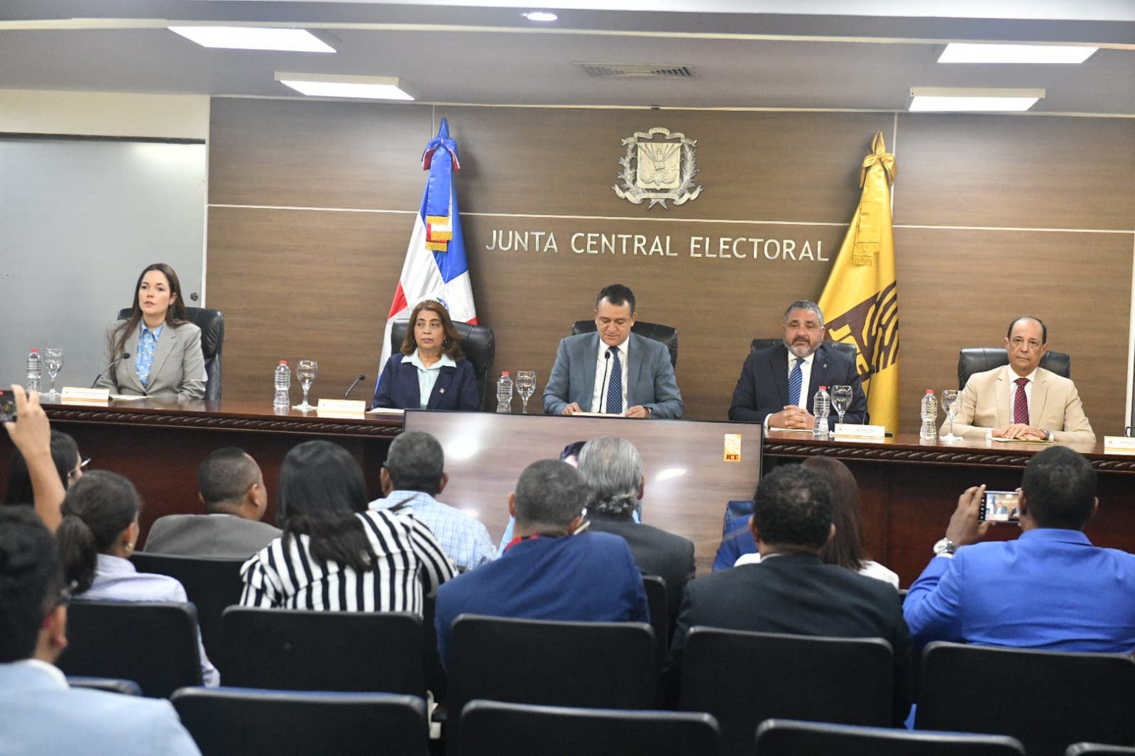 La JCE asegura que ninguna empresa de capital haitiano participa en el proyecto de la nueva cédula