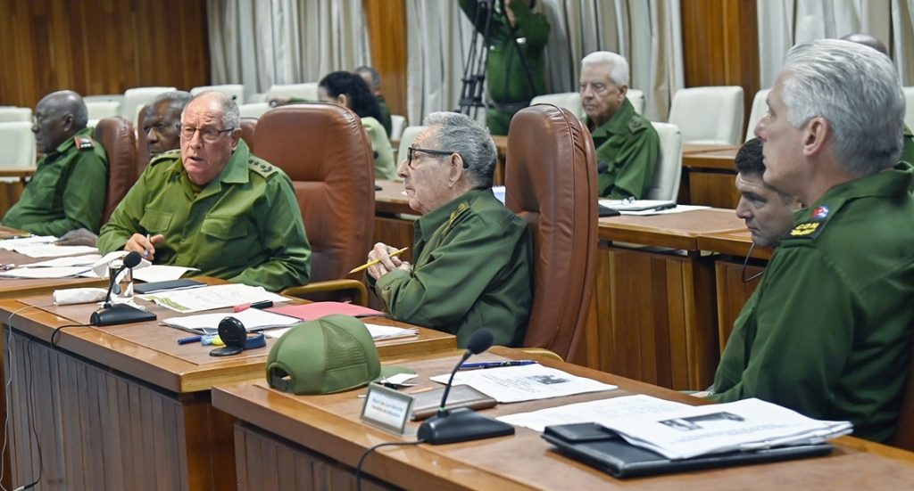 The National Defense Council met with the presence of Raúl Castro