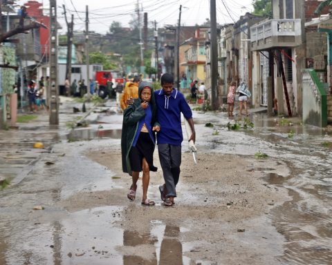 The US excludes Cuba from its aid plan to the Caribbean after the passage of Hurricane Melissa