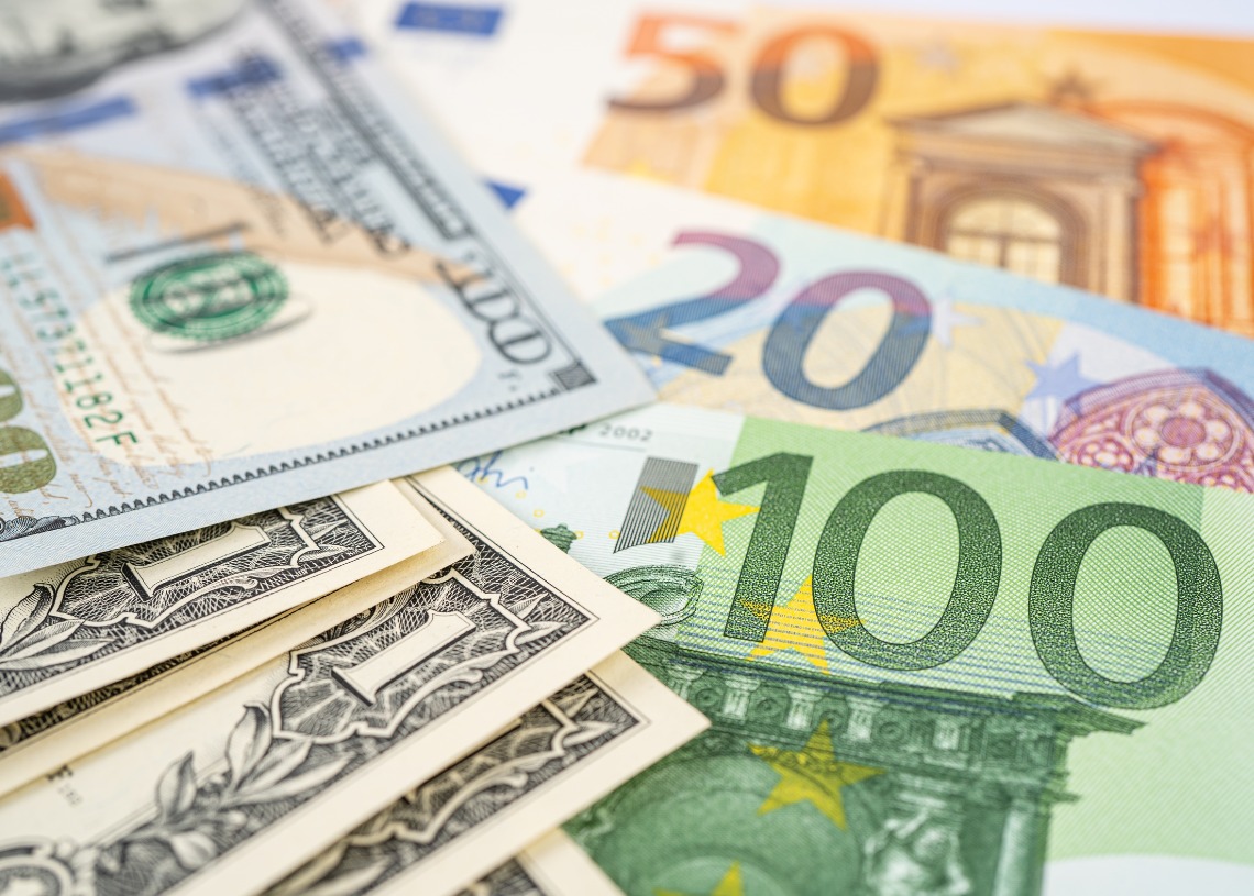 The dollar, the euro and even the pound sterling rise again in the Cuban informal market