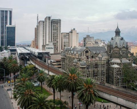 The most attractive neighborhood in Medellín: beauty, history and charm without comparison