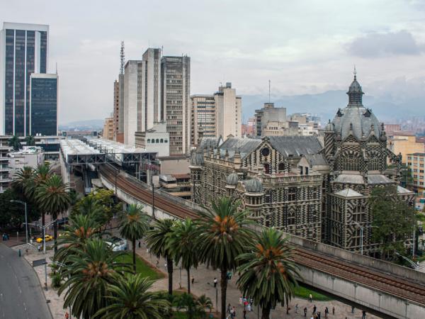 The most attractive neighborhood in Medellín: beauty, history and charm without comparison