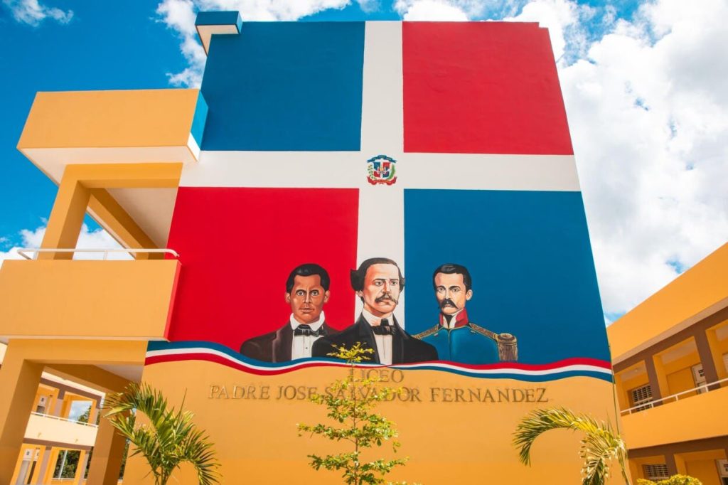 El nuevo liceo en Monseñor Nouel: Un paso hacia una educación digna