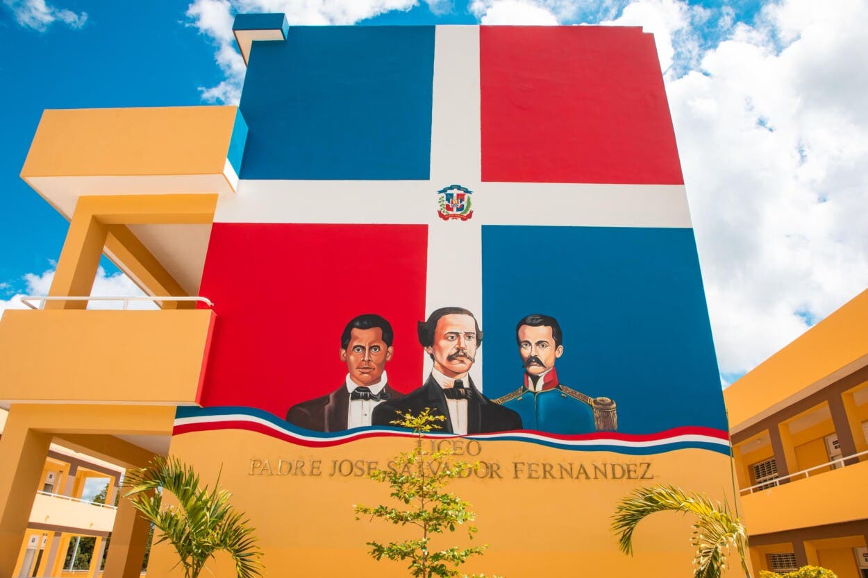 El nuevo liceo en Monseñor Nouel: Un paso hacia una educación digna