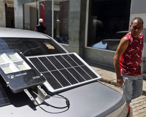 The recovery of the Electrical System after its partial collapse does not reduce blackouts