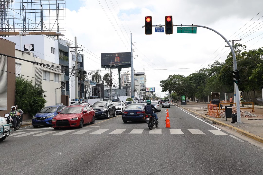 The role of those involved in the Camaleón case in orchestrating the fraud in Intrant and favoring Jochi Gómez companies with contracts