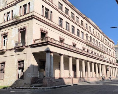 The surveillance to the ruins of the ISDI is late: doors and windows have already taken