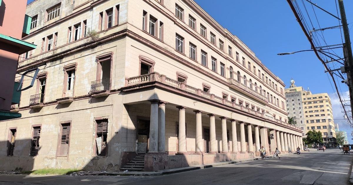 The surveillance to the ruins of the ISDI is late: doors and windows have already taken