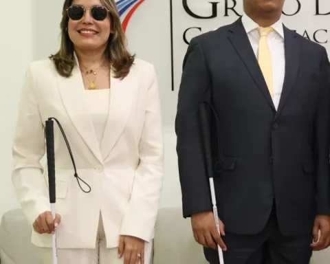 The white cane, an instrument that opens roads to the seers