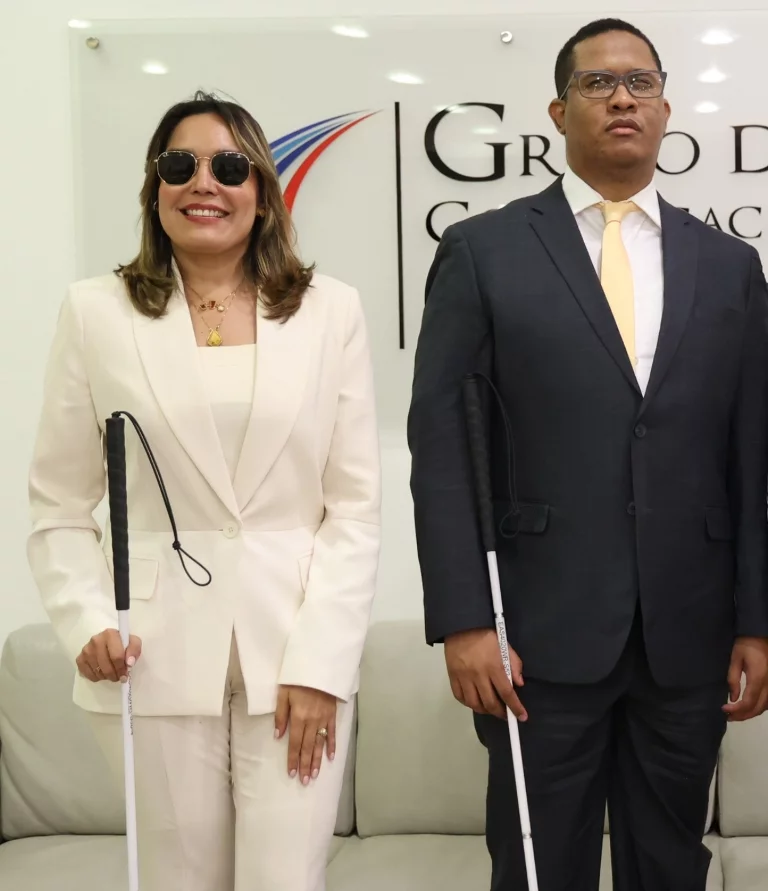 The white cane, an instrument that opens roads to the seers