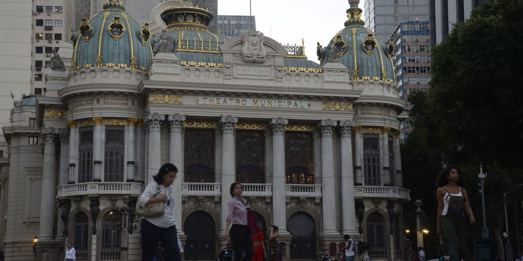 Theatro Municipal do Rio shows Frida until the 31st