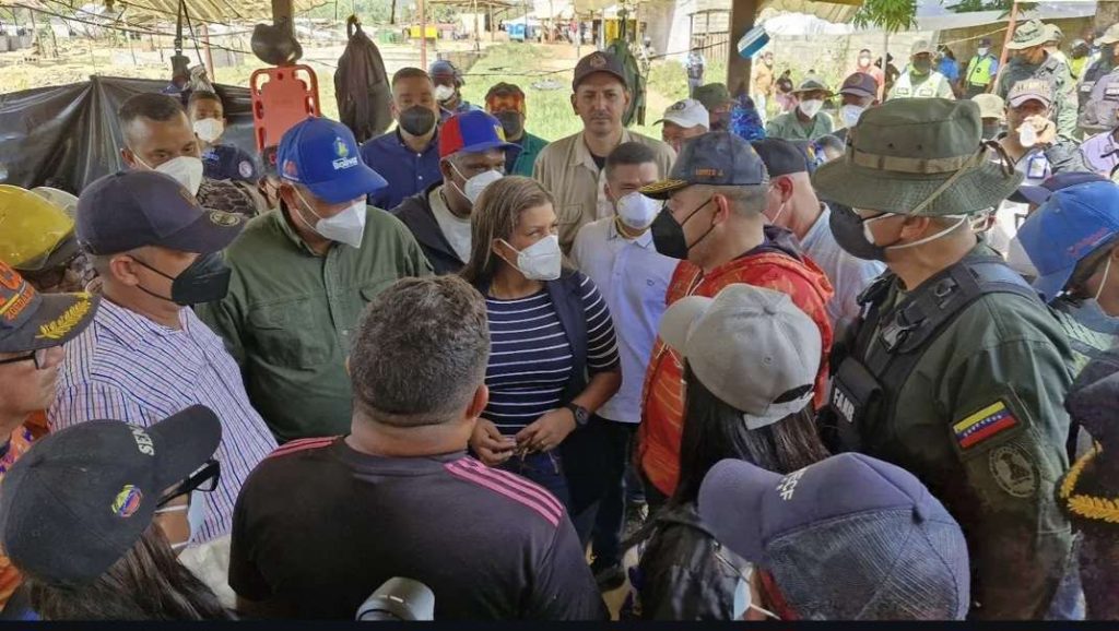 There are four bodies found in the El Callao mine