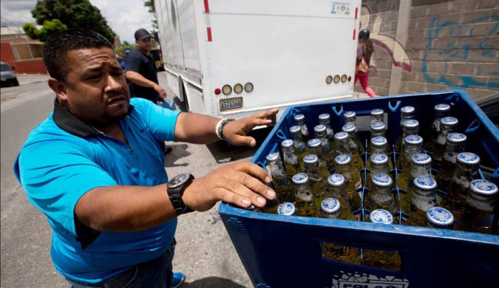 They ask Cerveceras to stop "Commercial discrimination with exclusive discounts" against small and medium merchants