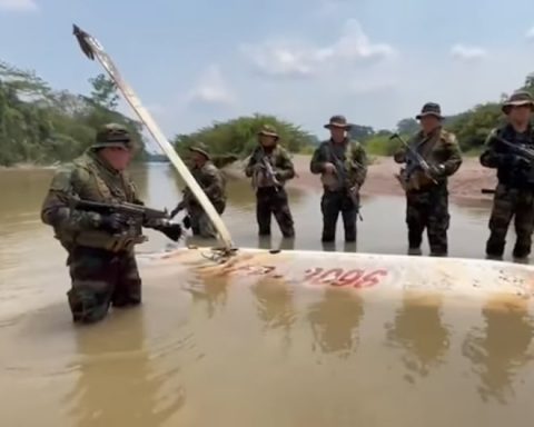 They find remains of a Bolivian plane used for drug trafficking in the Oxapampa River